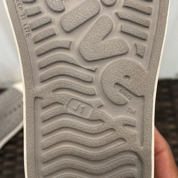 Native Jefferson shoes, junior size 1 - Picture 6 of 6